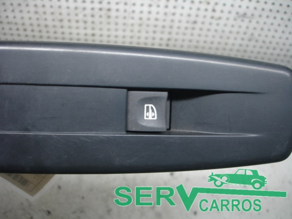 Comando / interruttore alzacristallo anteriore destro RENAULT Megane III (BZ0_)