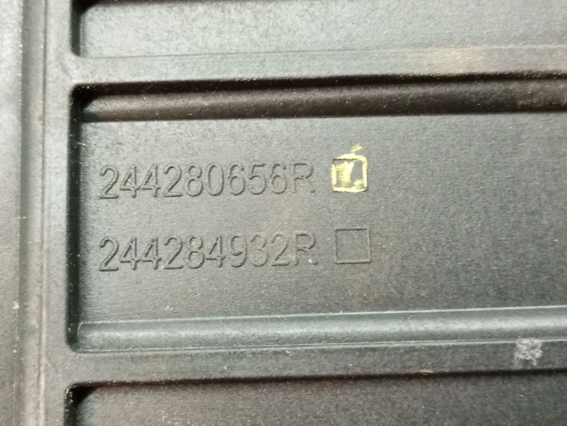 Battery box DACIA Sandero III Imagem-3