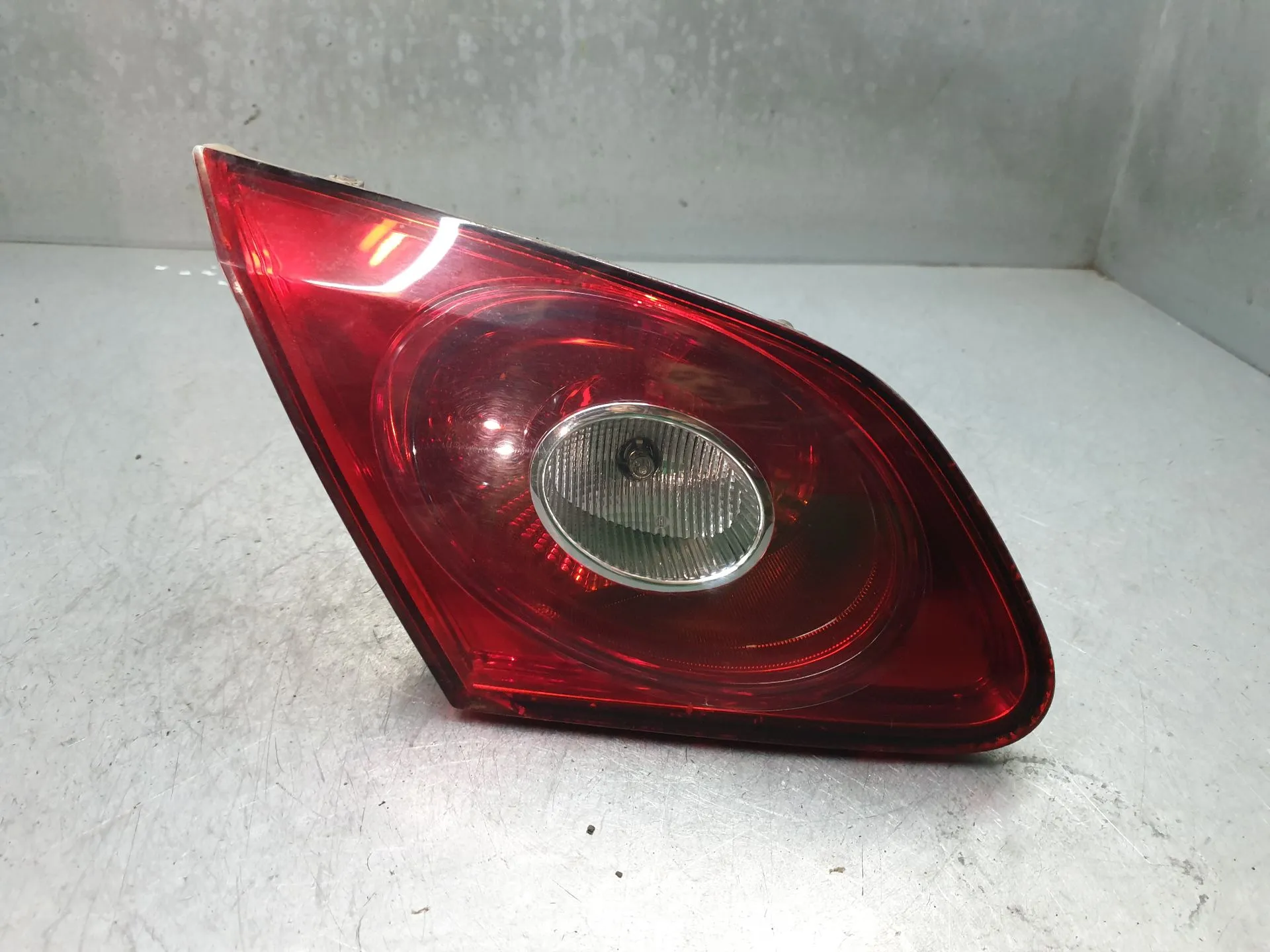 Feu de coffre Gauche VOLKSWAGEN Passat CC (357)