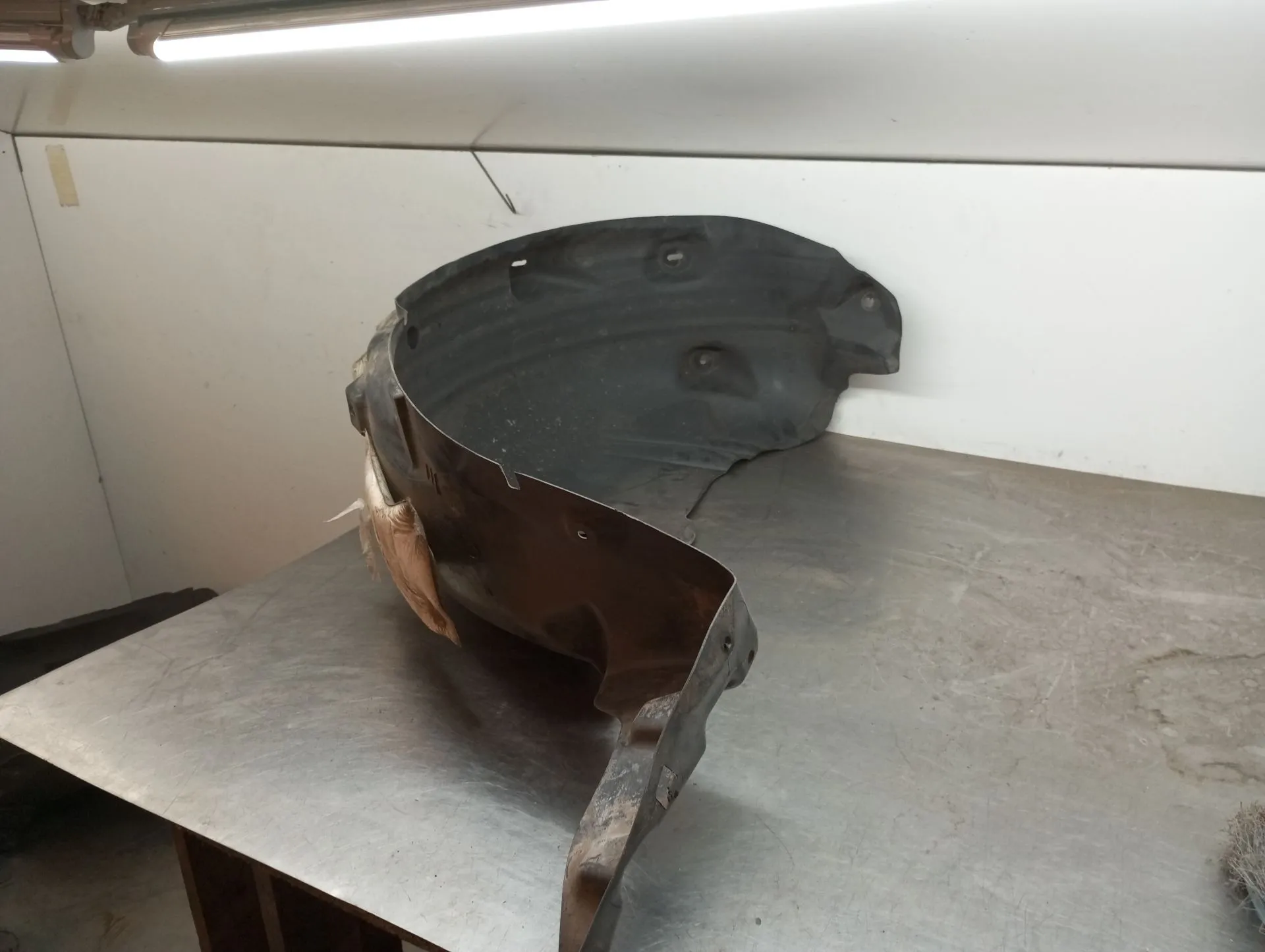 Resguardo da cava de roda trás direito RENAULT Megane III Grandtour (KZ0/1)