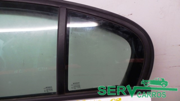 Vidro triangular da porta trás esquerdo RENAULT Laguna III (BT0/1)