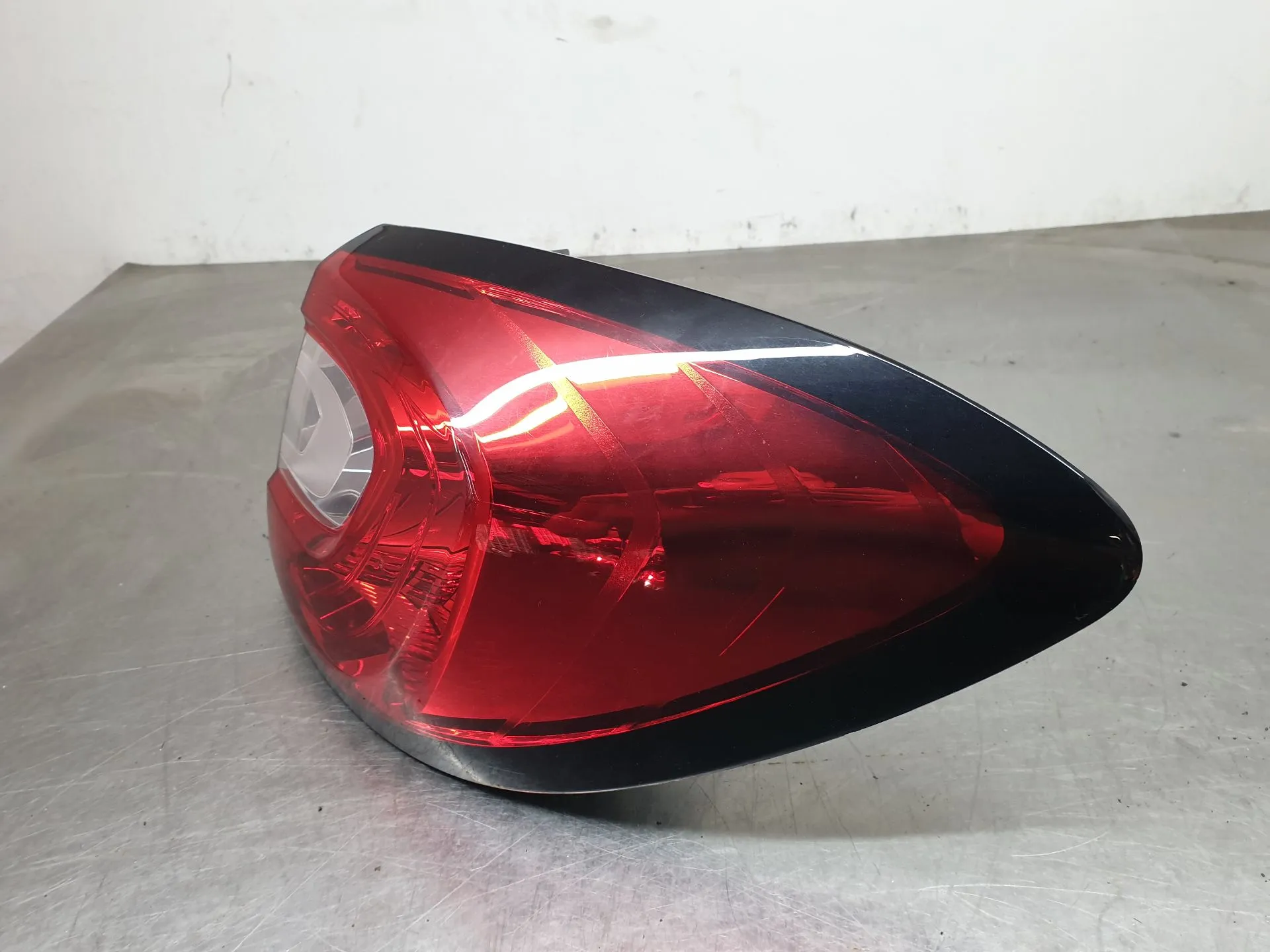 Right Tail light RENAULT Captur (J5_) Imagem-1