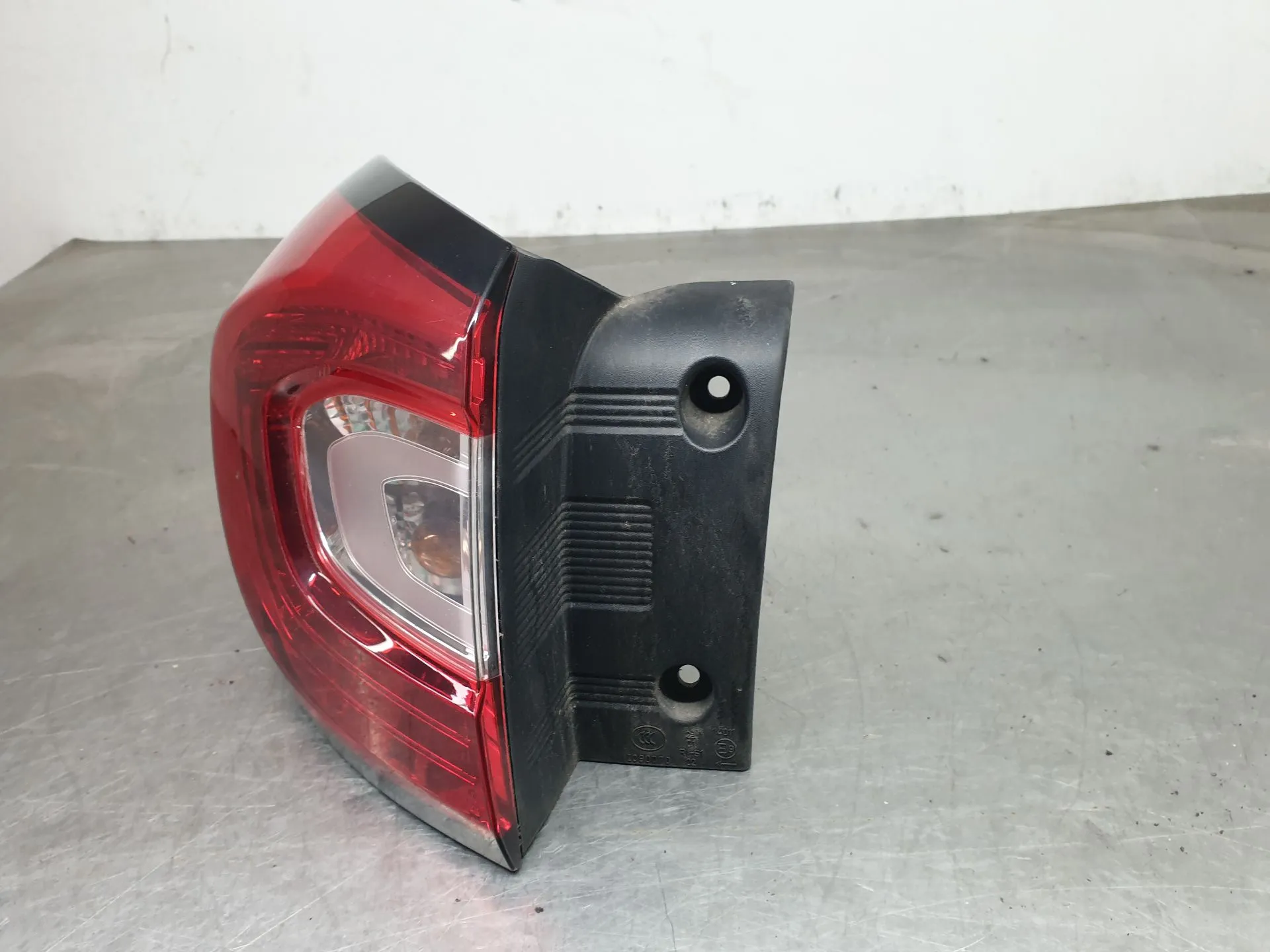 Left Tail light RENAULT Captur (J5_) Imagem-2