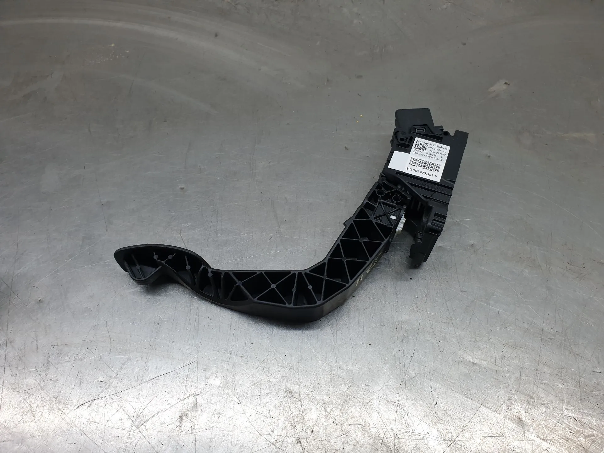 Accelerator Pedal PEUGEOT 208 II Imagem-2