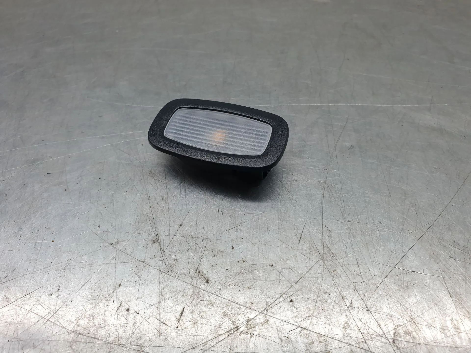 Luce interna MERCEDES-BENZ Classe C Coupé (C205) Imagem-1