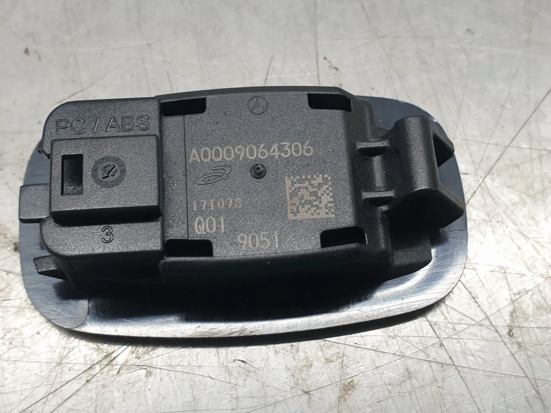 Luce interna MERCEDES-BENZ Classe C Coupé (C205) Imagem-4