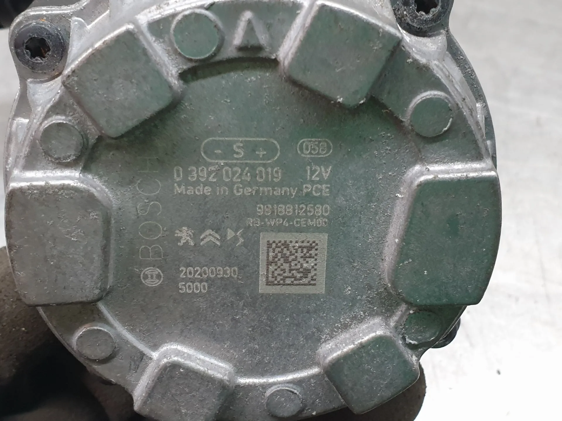 Pompe à eau PEUGEOT 3008 II (M_) Imagem-4