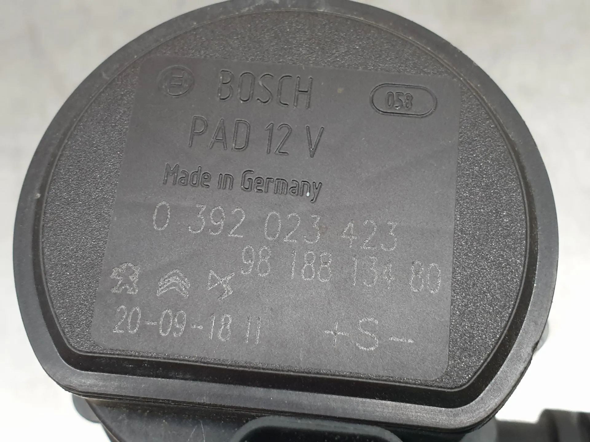 Pompe à eau PEUGEOT 3008 II (M_) Imagem-4