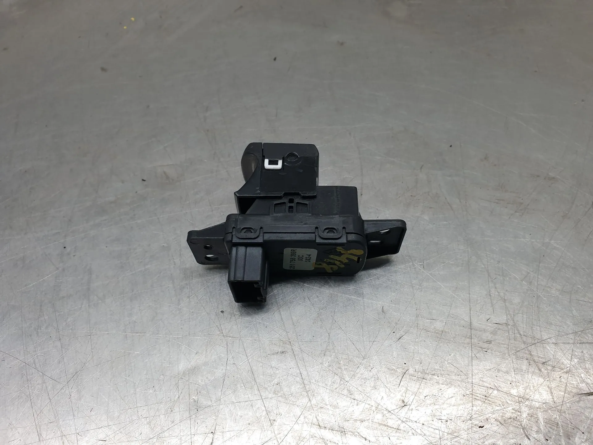 Pulsante / interruttore freno di stazionamento DACIA Sandero III Imagem-2