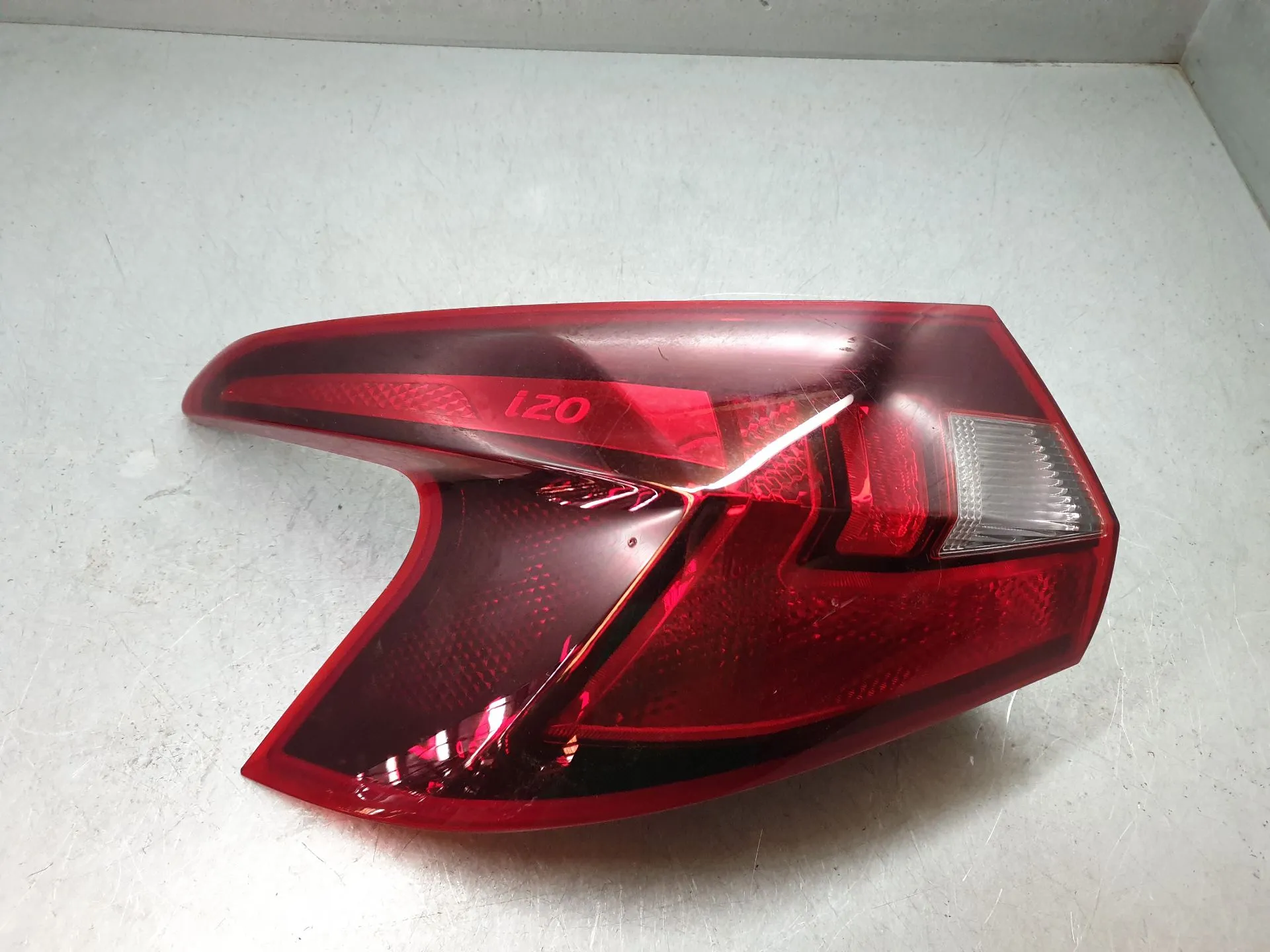 Feu arrière Gauche HYUNDAI i20 (BC3, BI3)