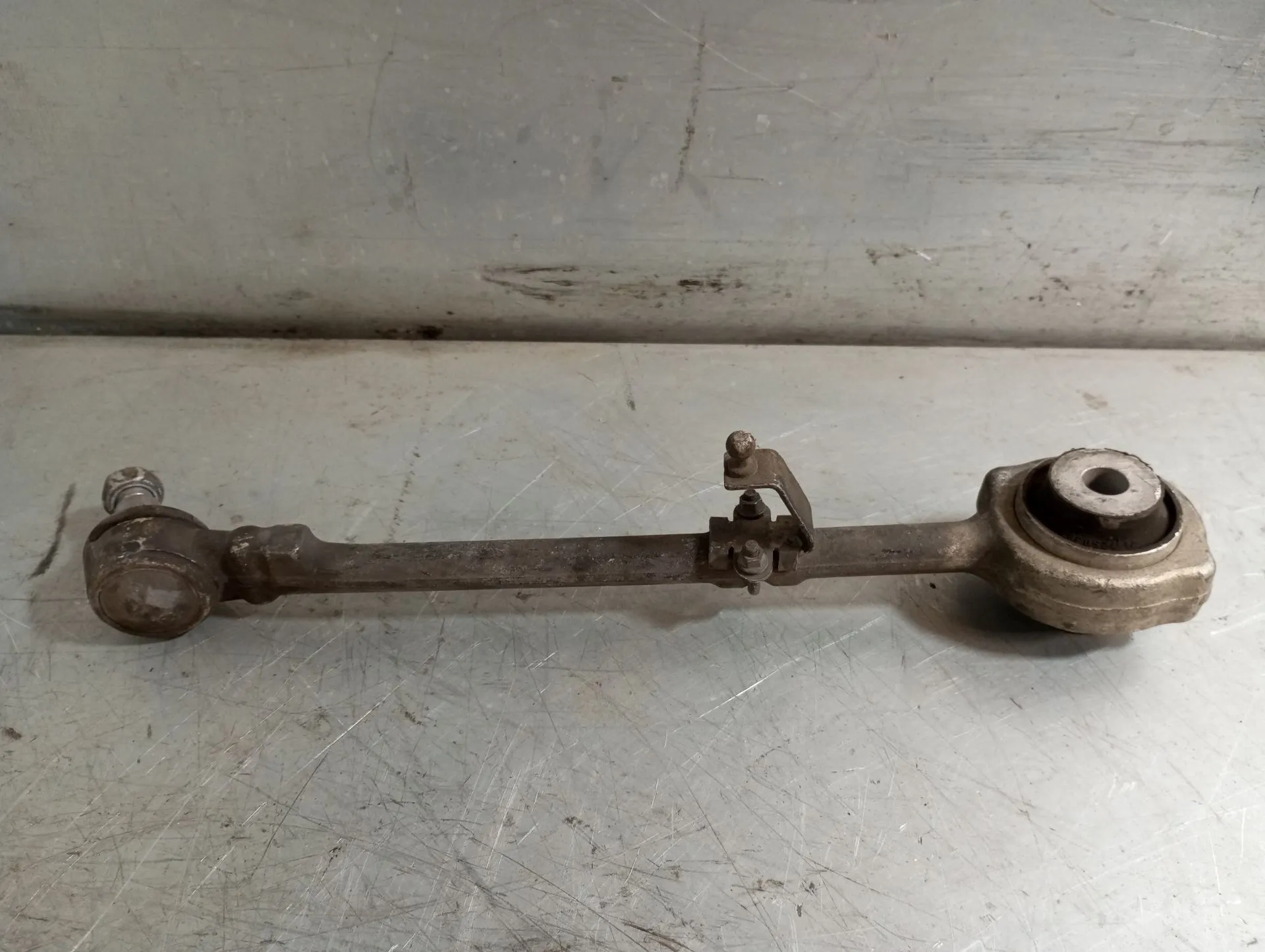 Braccio di sospensione anteriore sinistro MERCEDES-BENZ CLS (C218)