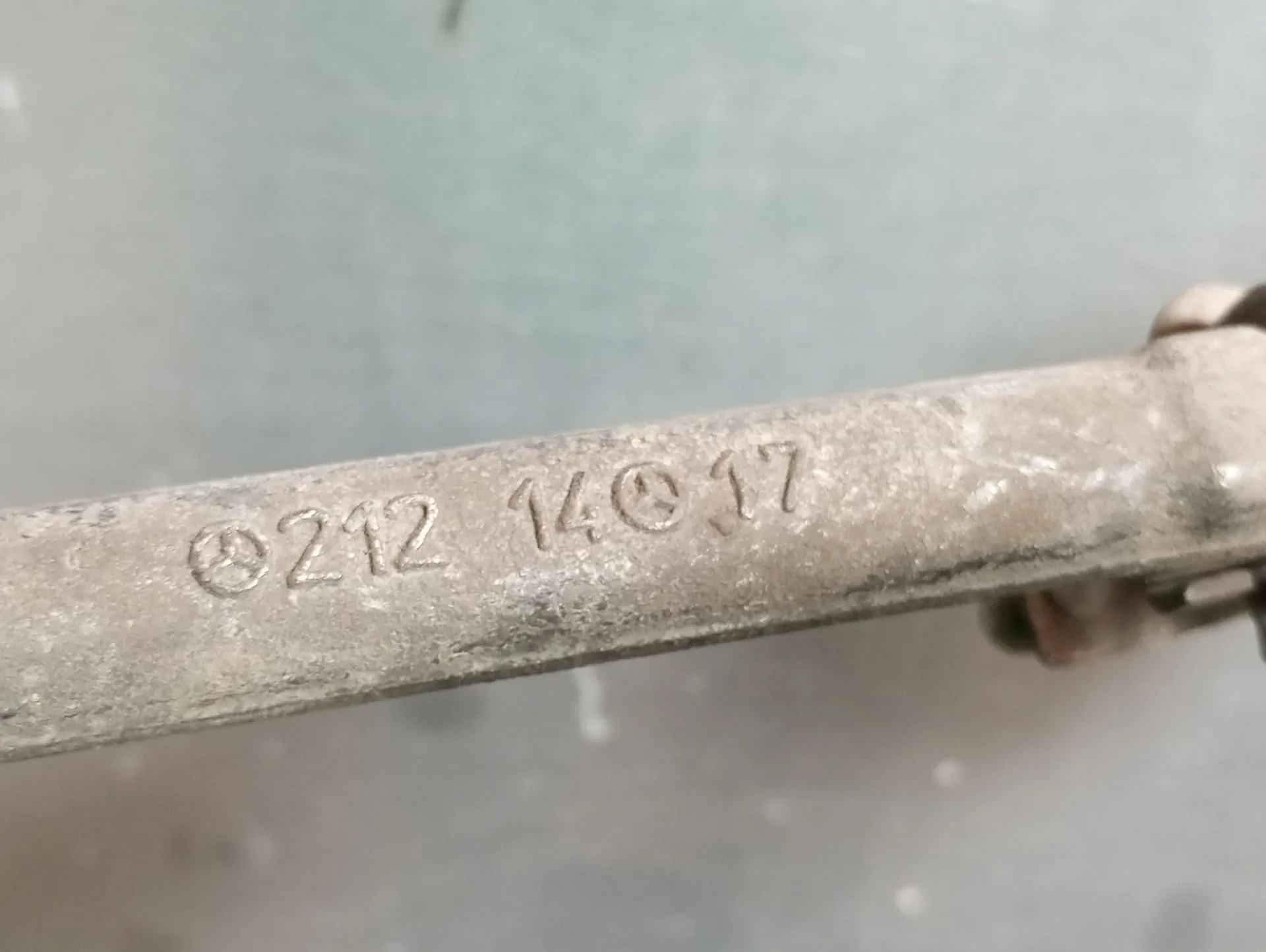 Braço de suspensão frente esquerdo MERCEDES-BENZ CLS (C218) Imagem-4