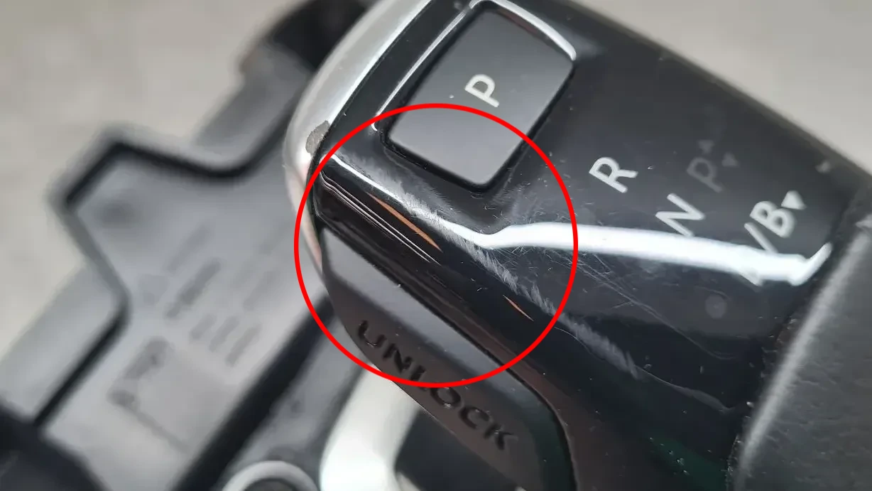 Sélecteur de vitesse PEUGEOT 208 II Imagem-7