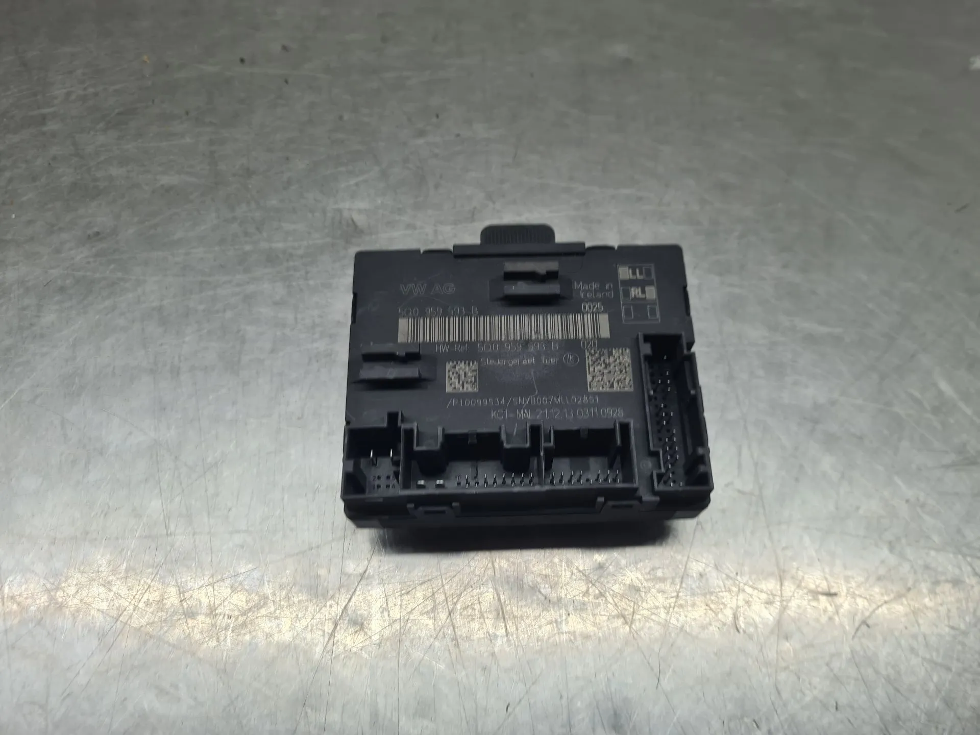 Modulo / Centralina porta anteriore sinistra VOLKSWAGEN Golf VII (5G1, BQ1, BE1, BE2) Imagem-1