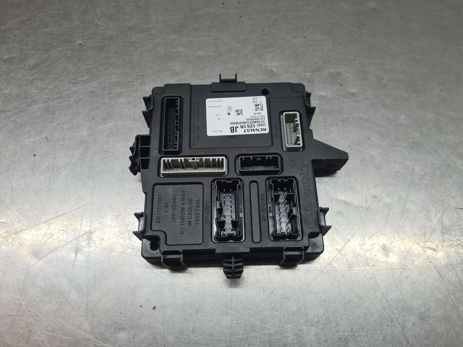 Módulo confort DACIA Sandero III Imagem-1