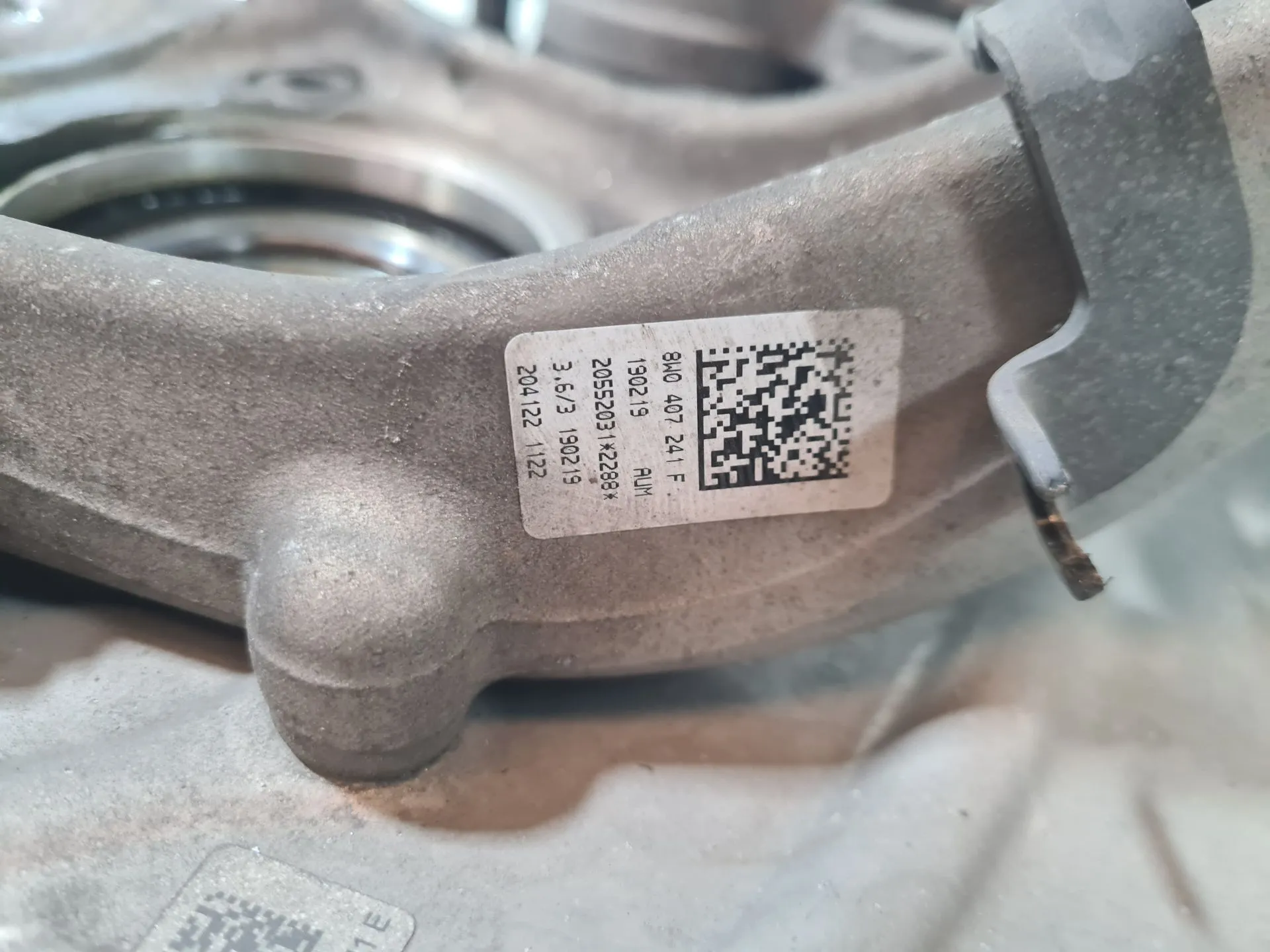 Manga de eixo frente esquerda AUDI A4 (8W2, 8WC, B9) Imagem-3