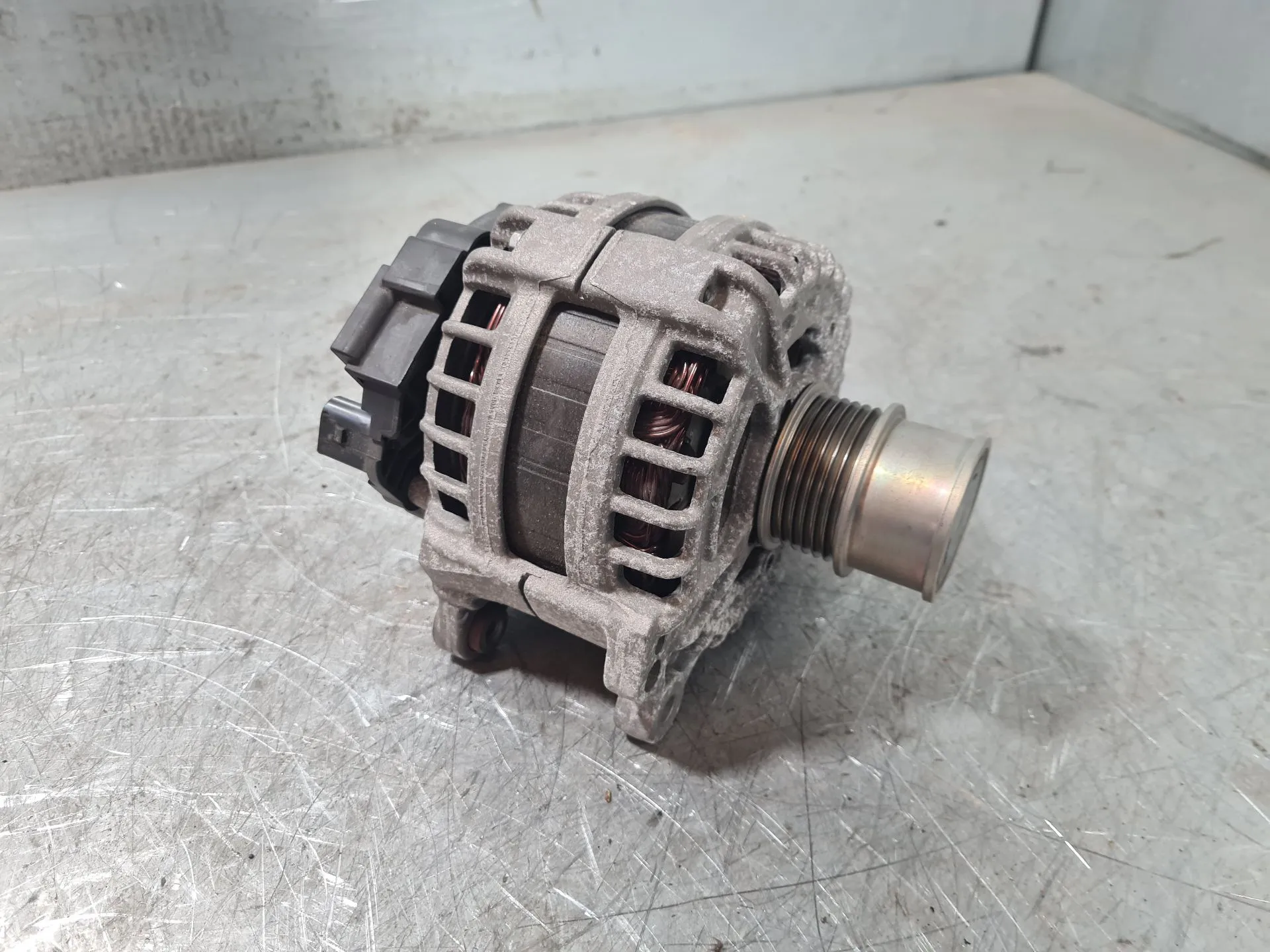 Alternador VOLKSWAGEN Tiguan (AD1, AX1) Imagem-1
