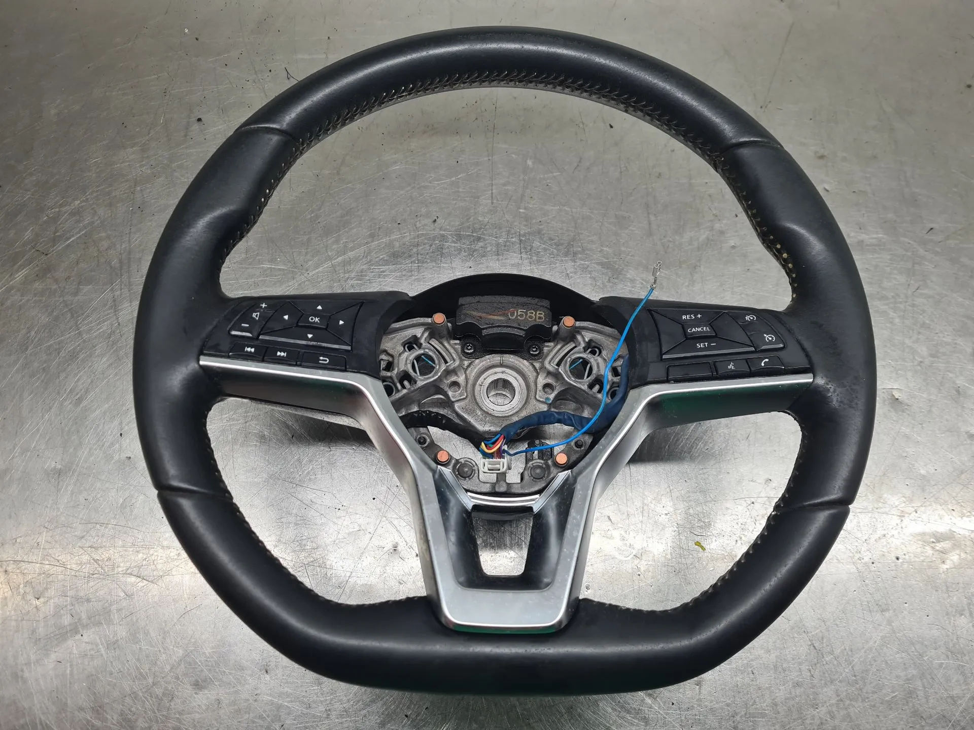 Volante NISSAN Qashqai II (J11)