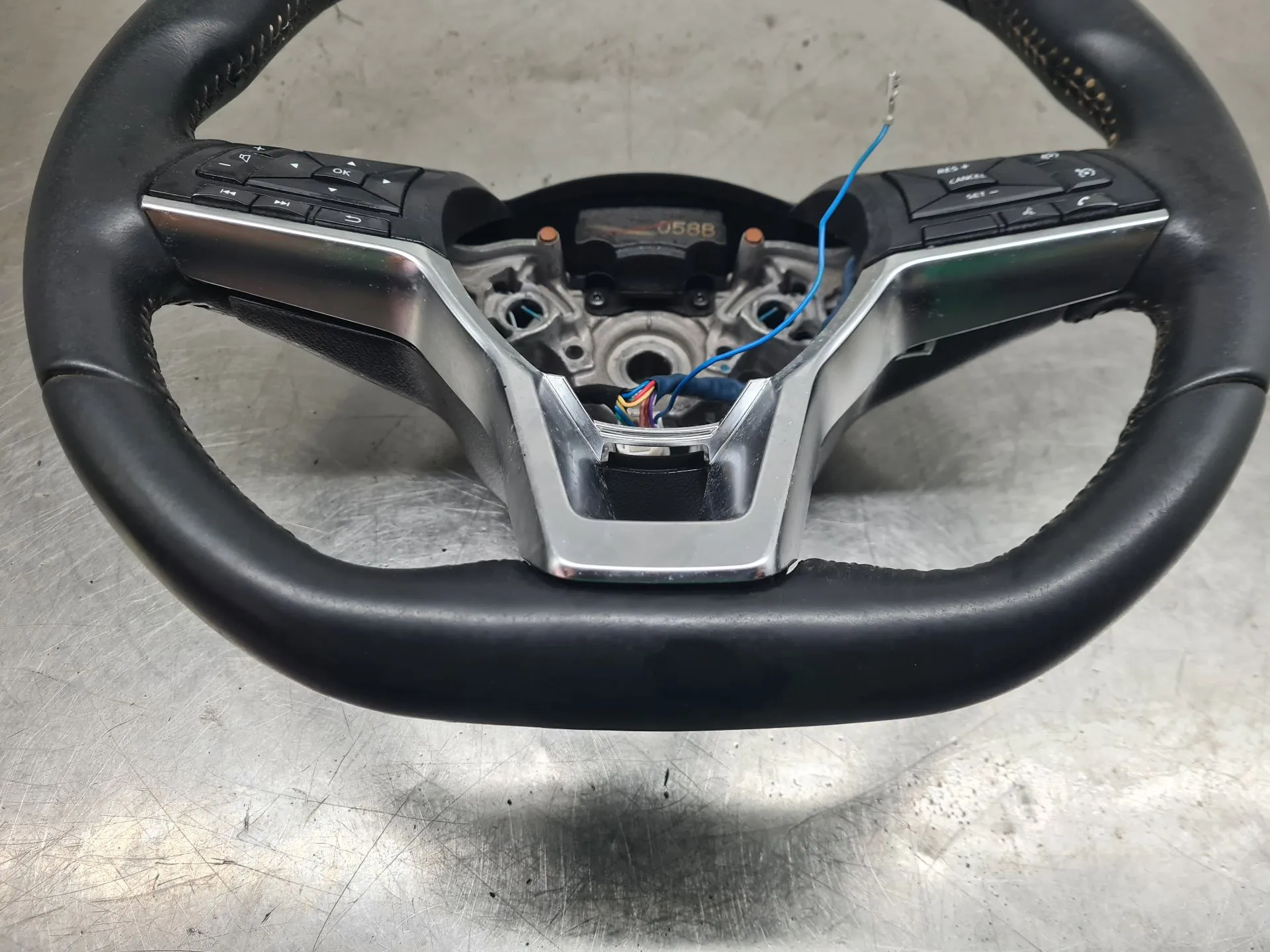 Volante NISSAN Qashqai II (J11) Imagem-3