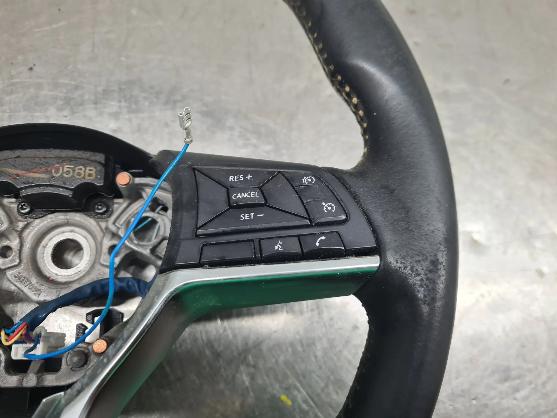 Volante NISSAN Qashqai II (J11) Imagem-2