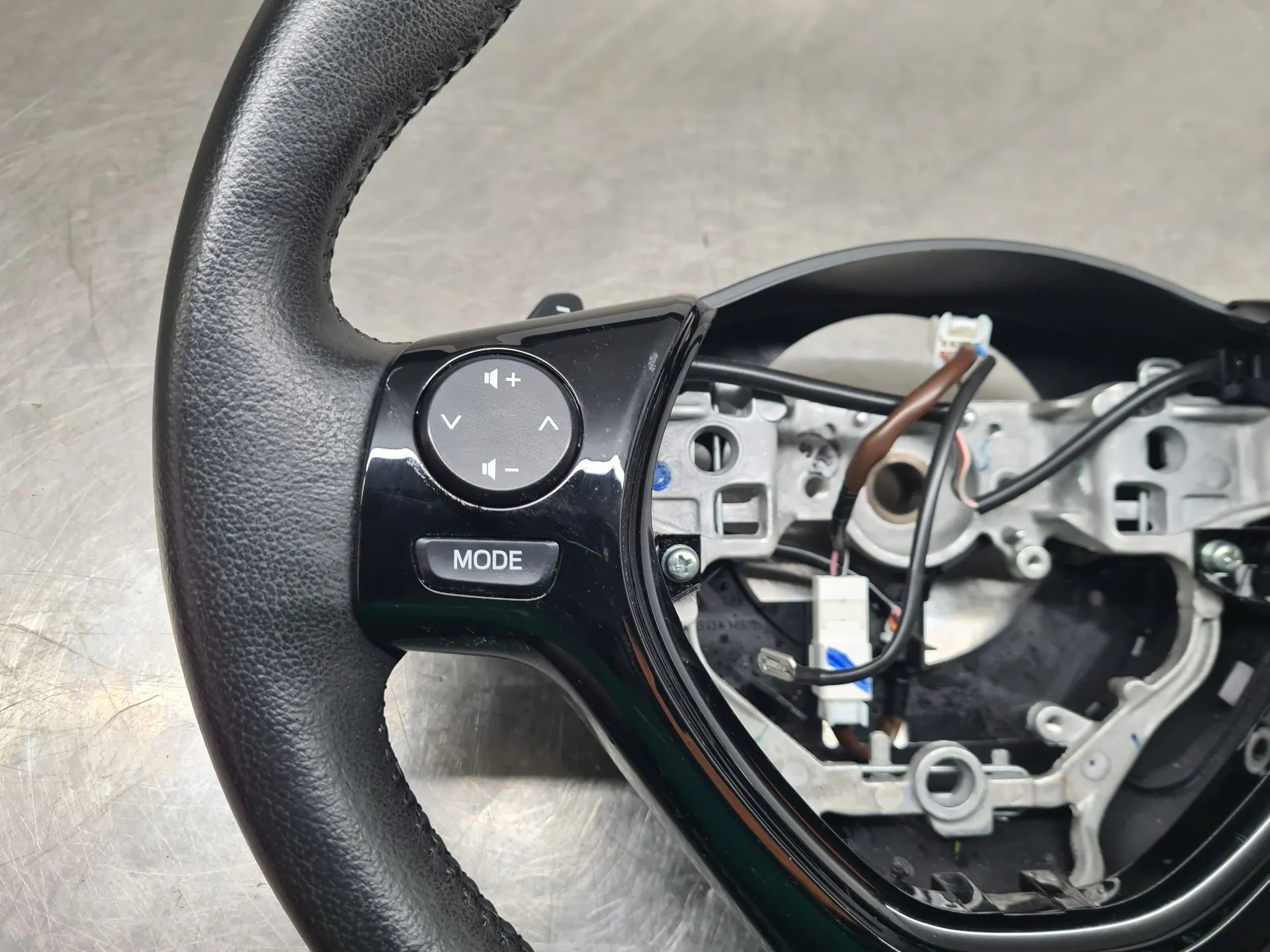 Volante TOYOTA Aygo (_B4_) Imagem-1