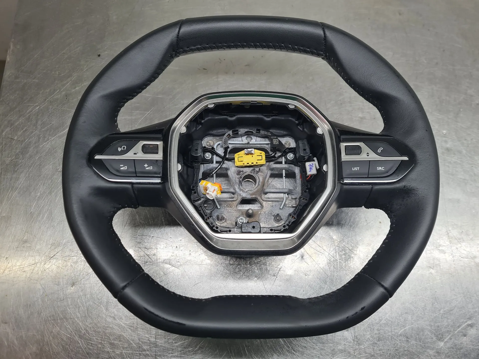 Volante PEUGEOT 208 II