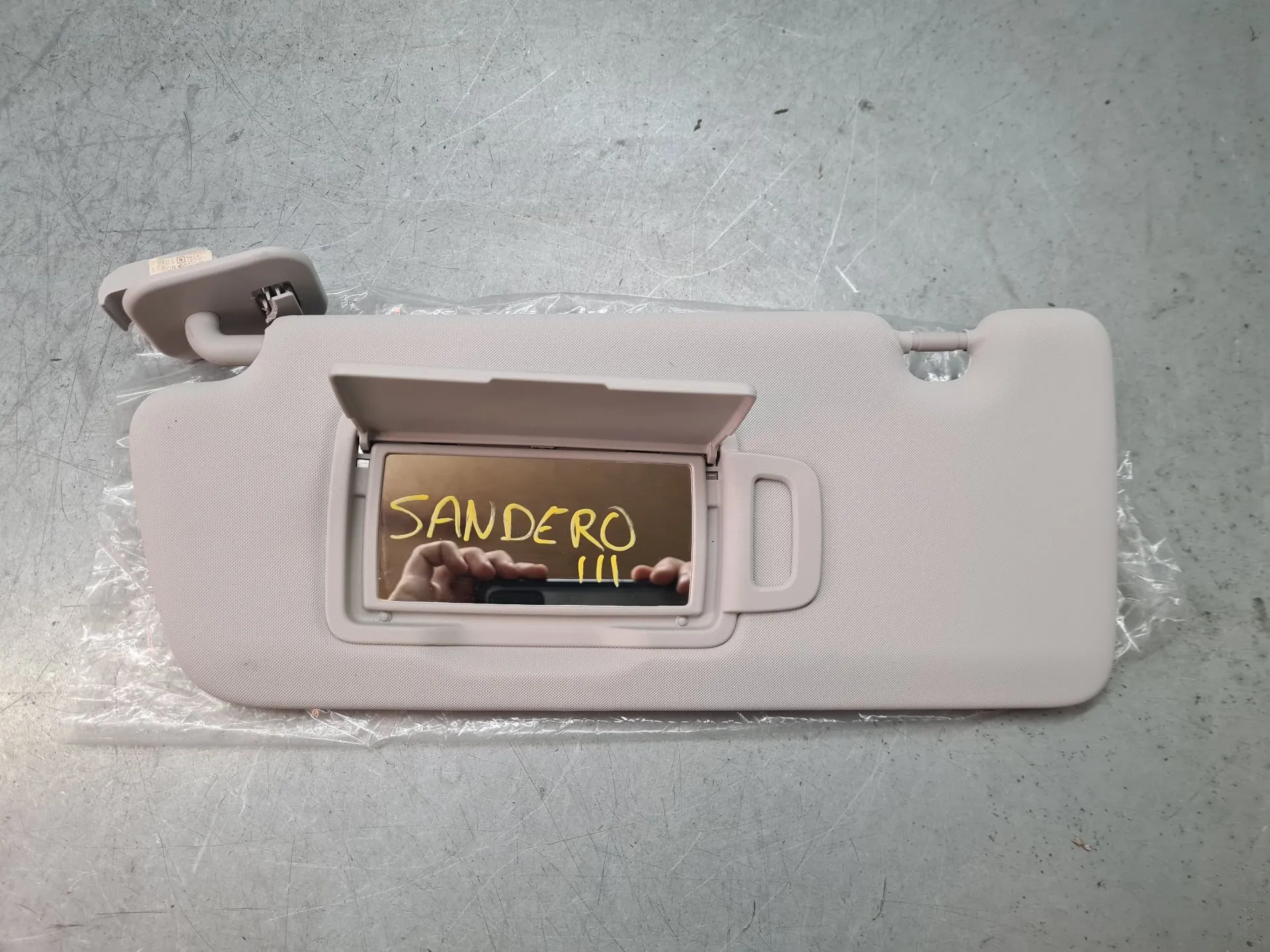 Pála de sol esquerda DACIA Sandero III