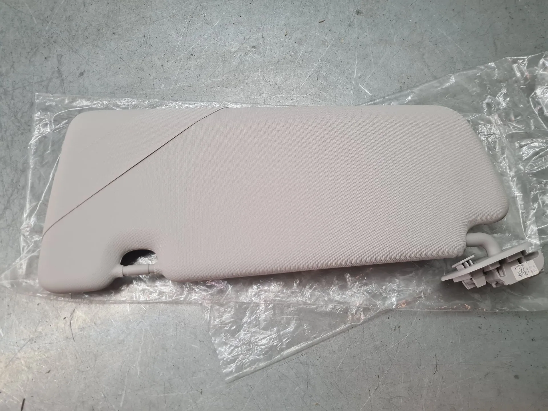 Pála de sol esquerda DACIA Sandero III