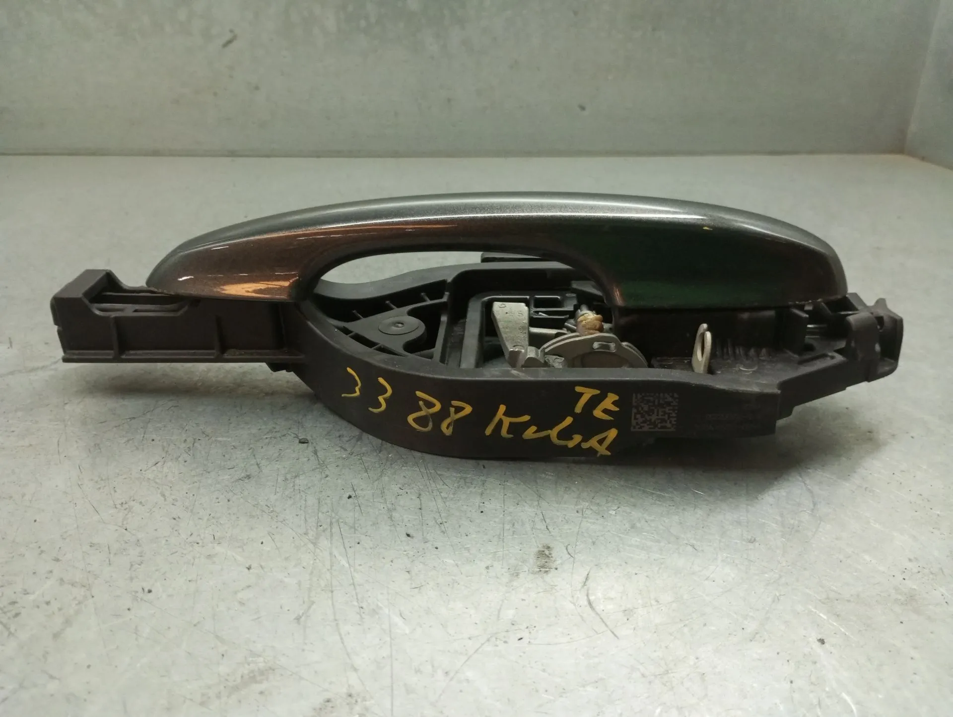 Poignée de porte arrière gauche FORD Kuga III (DFK)