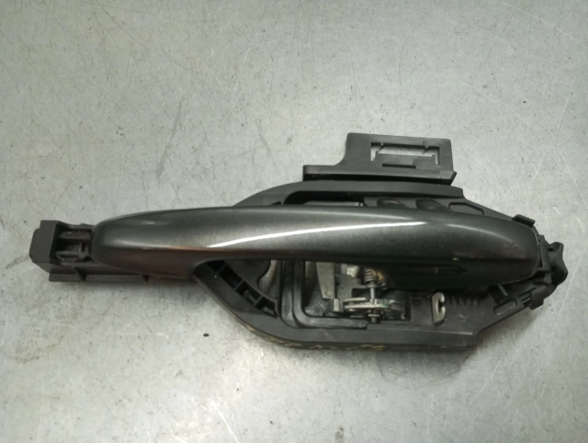 Poignée de porte arrière gauche FORD Kuga III (DFK) Imagem-1