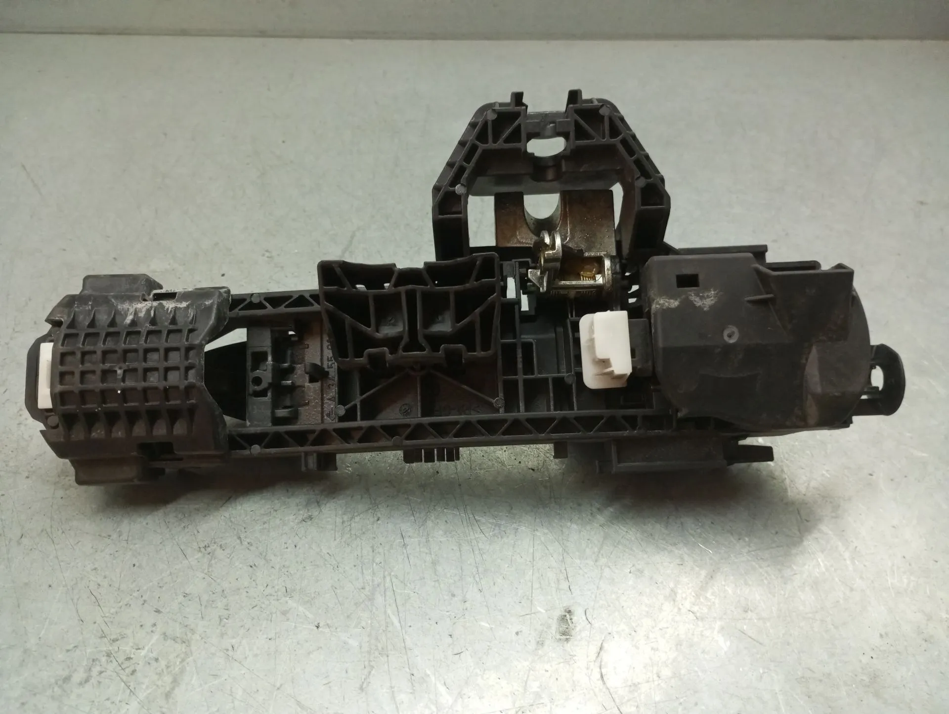 Left front door handle MERCEDES-BENZ CLA Coupé (C117) Imagem-2