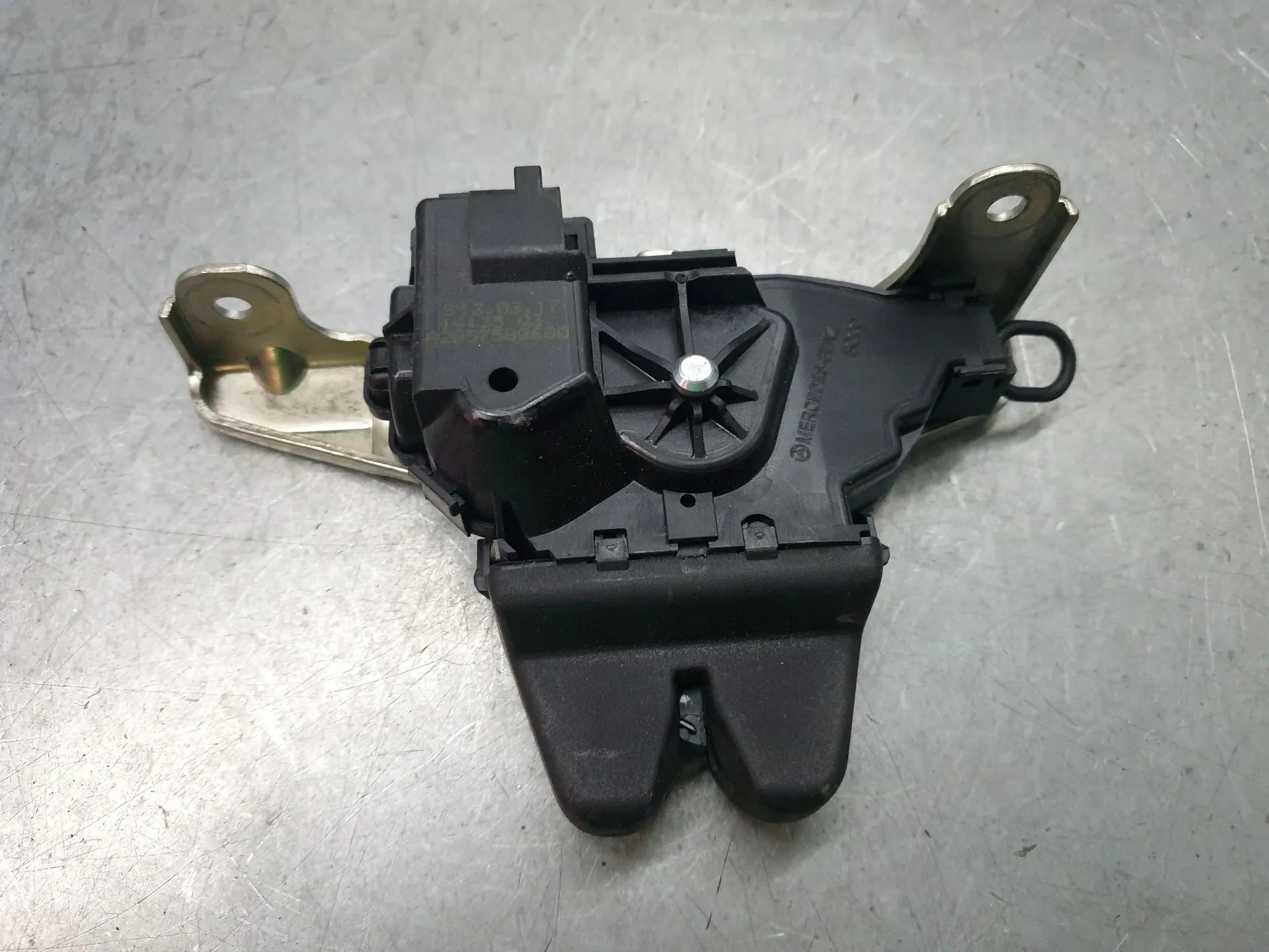 Serratura / chiusura baule MERCEDES-BENZ Classe C Coupé (C205) Imagem-1