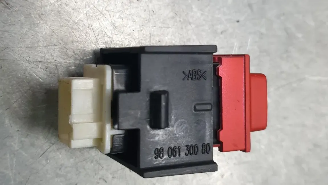 Comando / botão / interruptor multifunções PEUGEOT 508 SW II Imagem-4