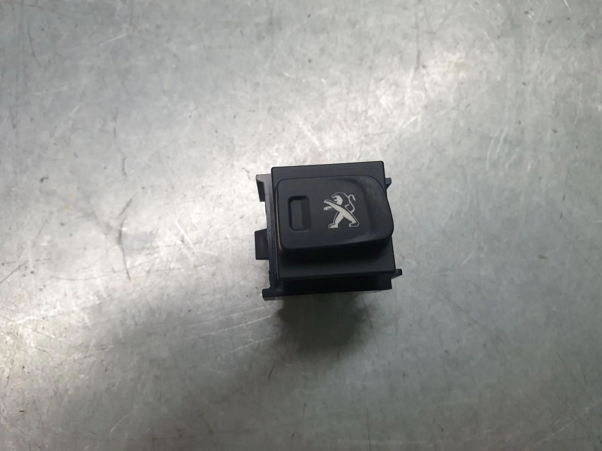 Comando / botão / interruptor multifunções PEUGEOT 508 SW II