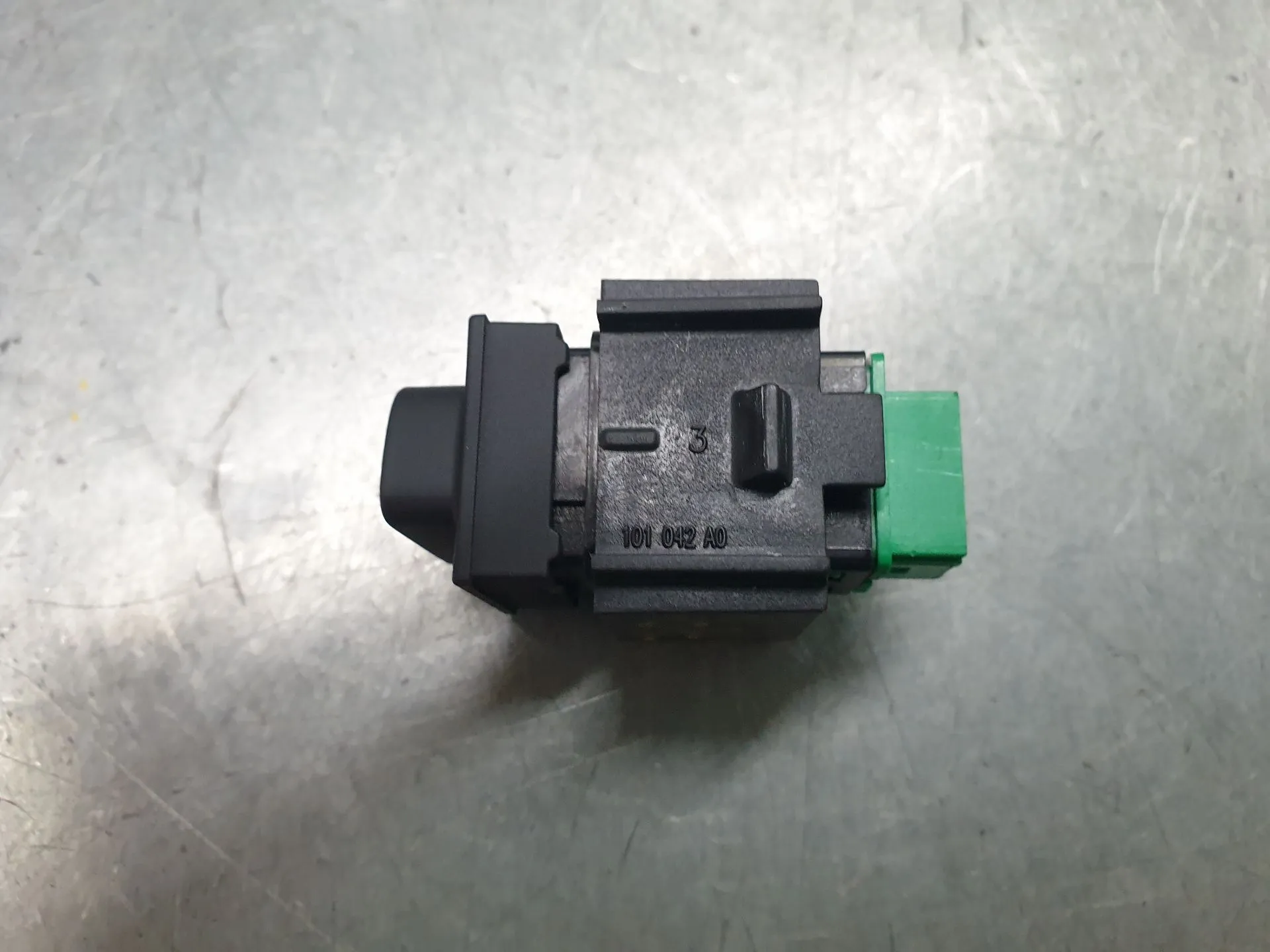 Comando / botão / interruptor multifunções PEUGEOT 508 SW II Imagem-1