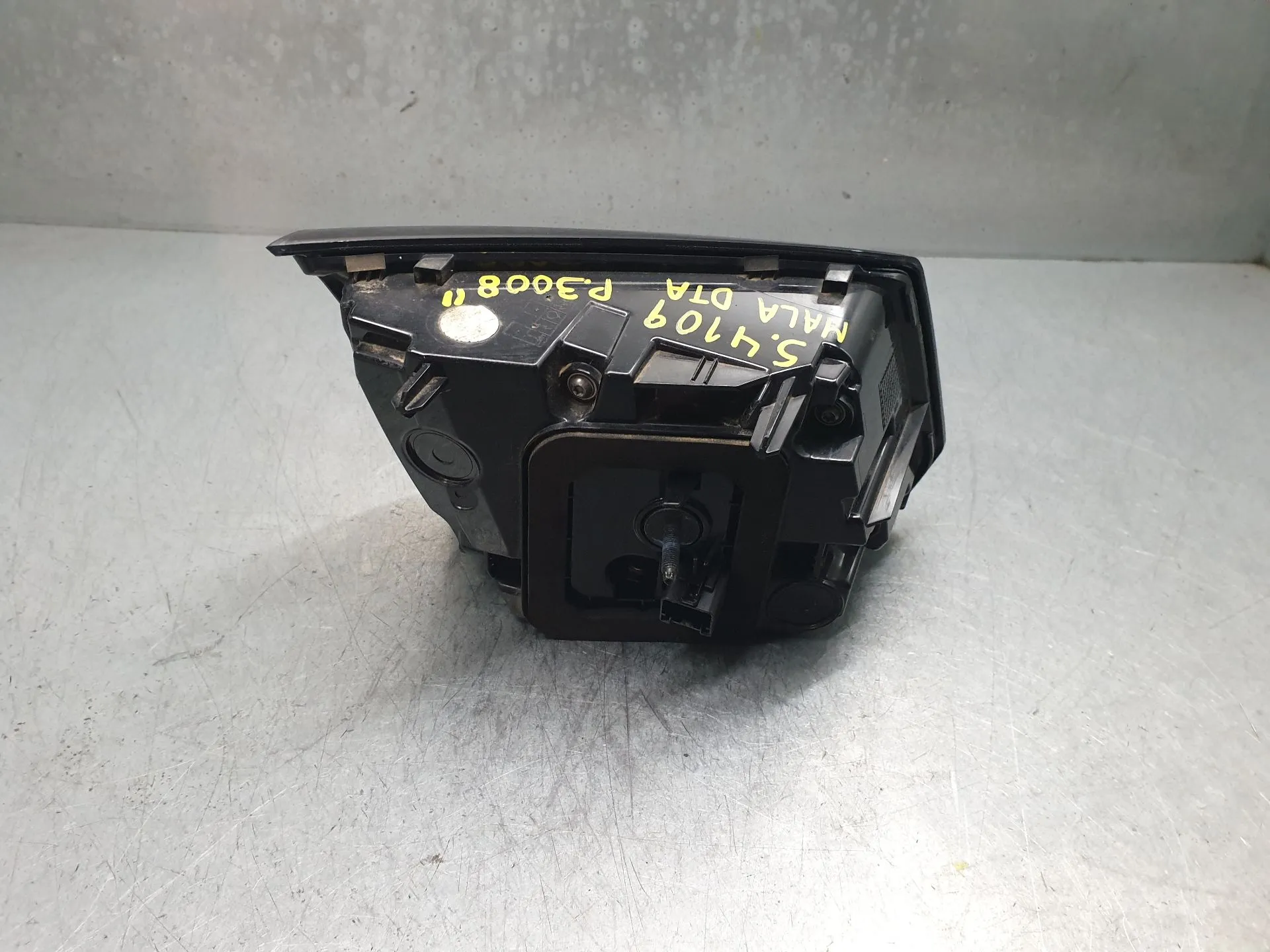 Fanale Destro Baule PEUGEOT 3008 II (M_) Imagem-4