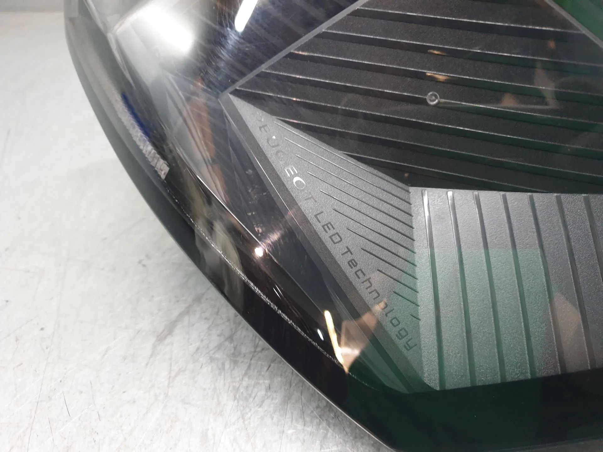 Right Tail light PEUGEOT 3008 II (M_) Imagem-2