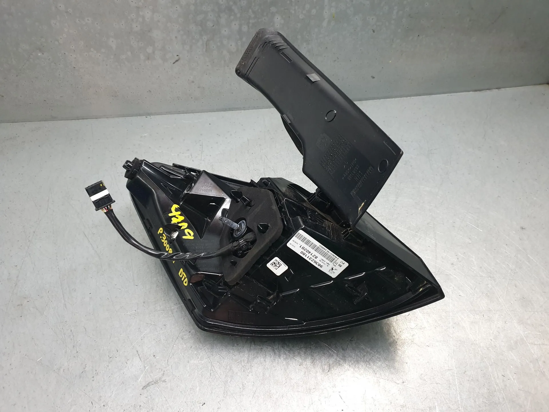 Right Tail light PEUGEOT 3008 II (M_) Imagem-4