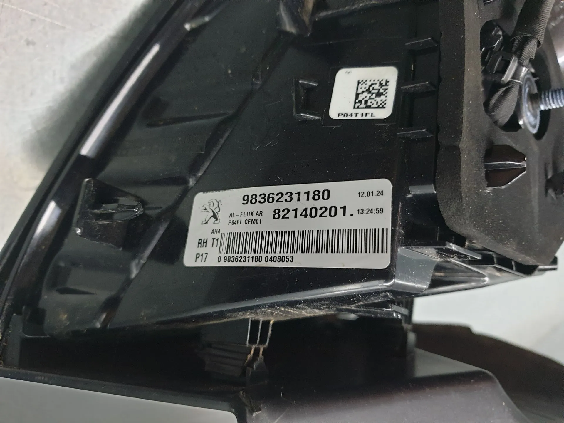 Right Tail light PEUGEOT 3008 II (M_) Imagem-6