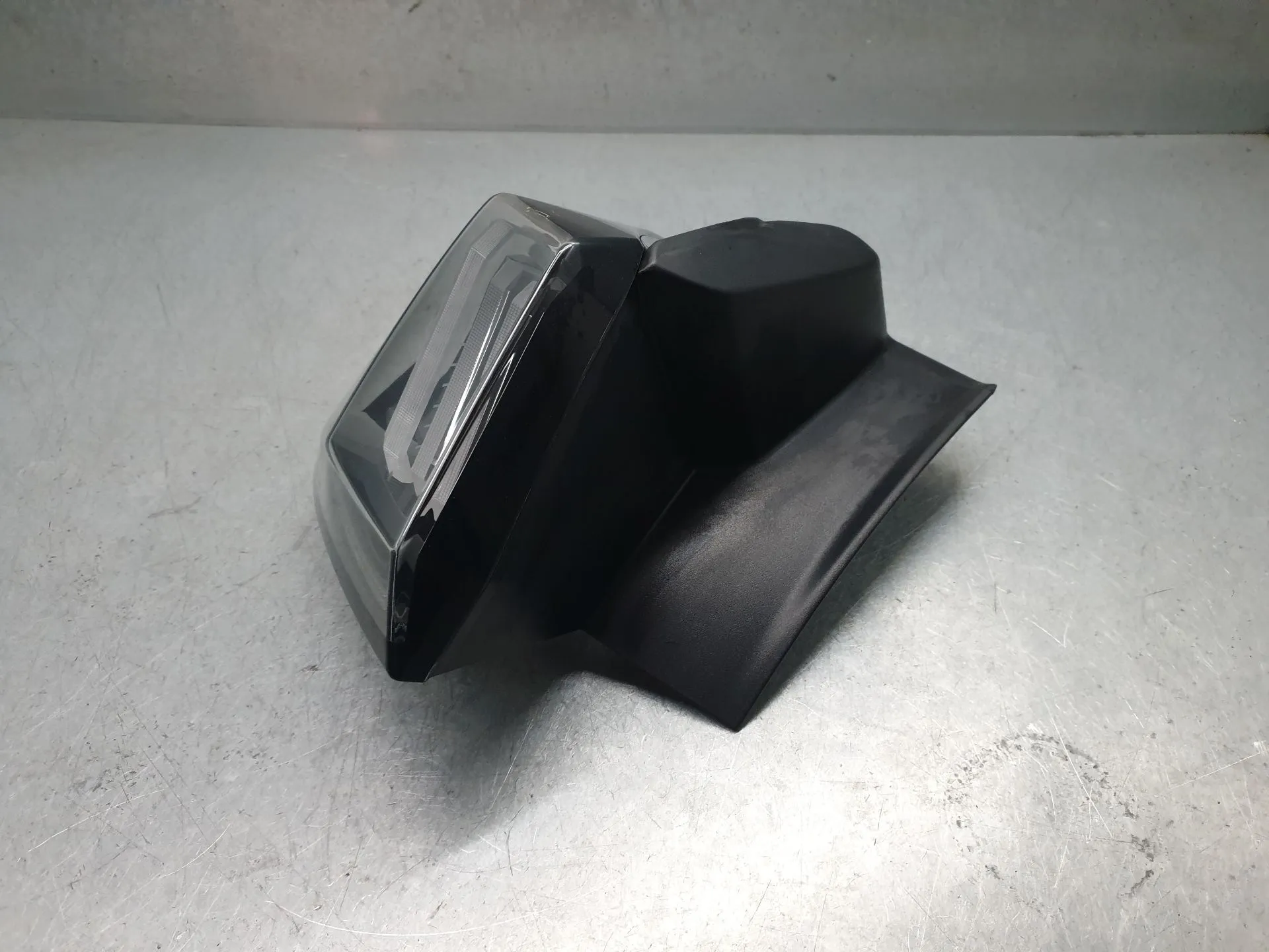 Left Tail light PEUGEOT 3008 II (M_) Imagem-1