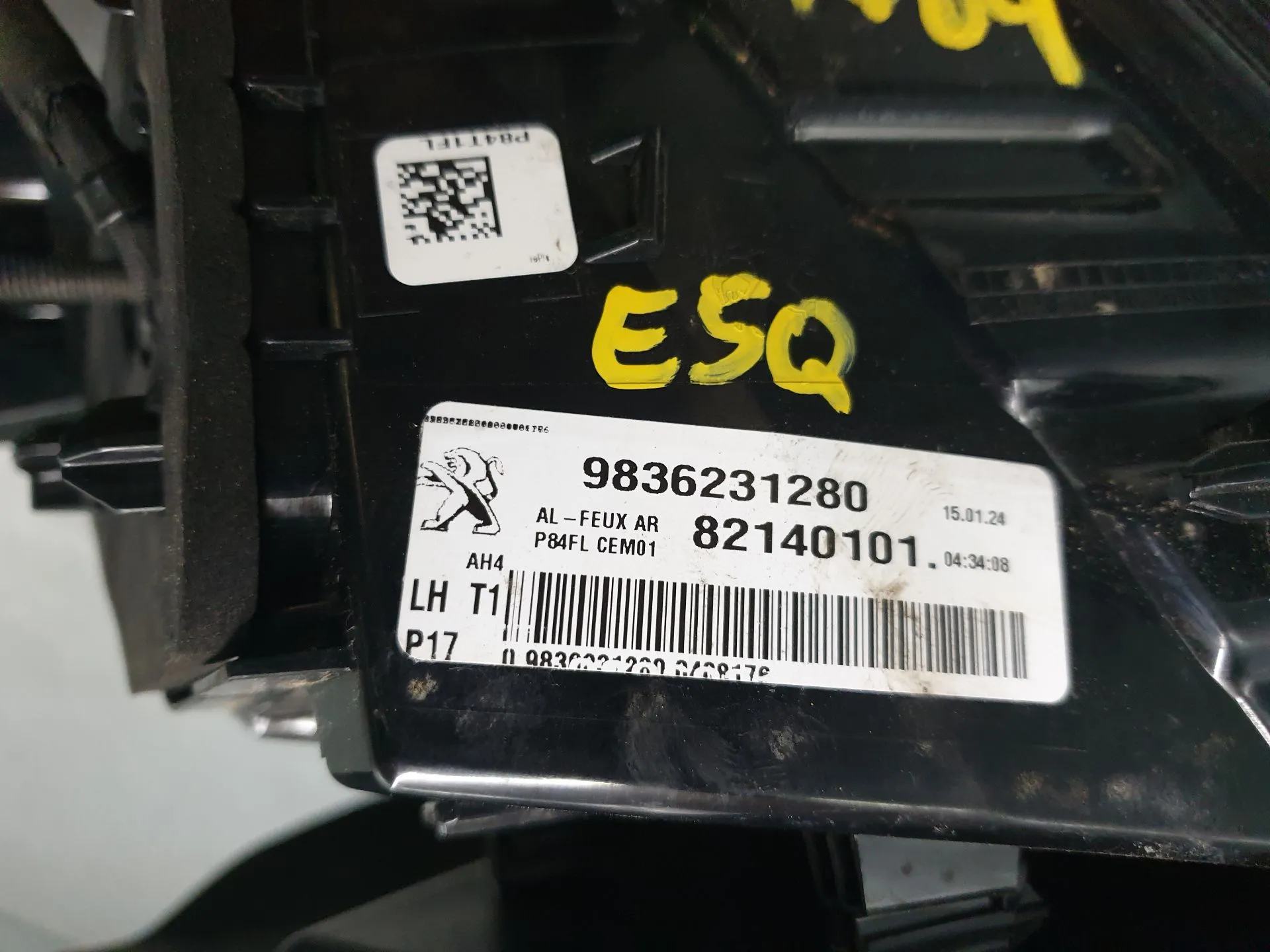 Left Tail light PEUGEOT 3008 II (M_) Imagem-8