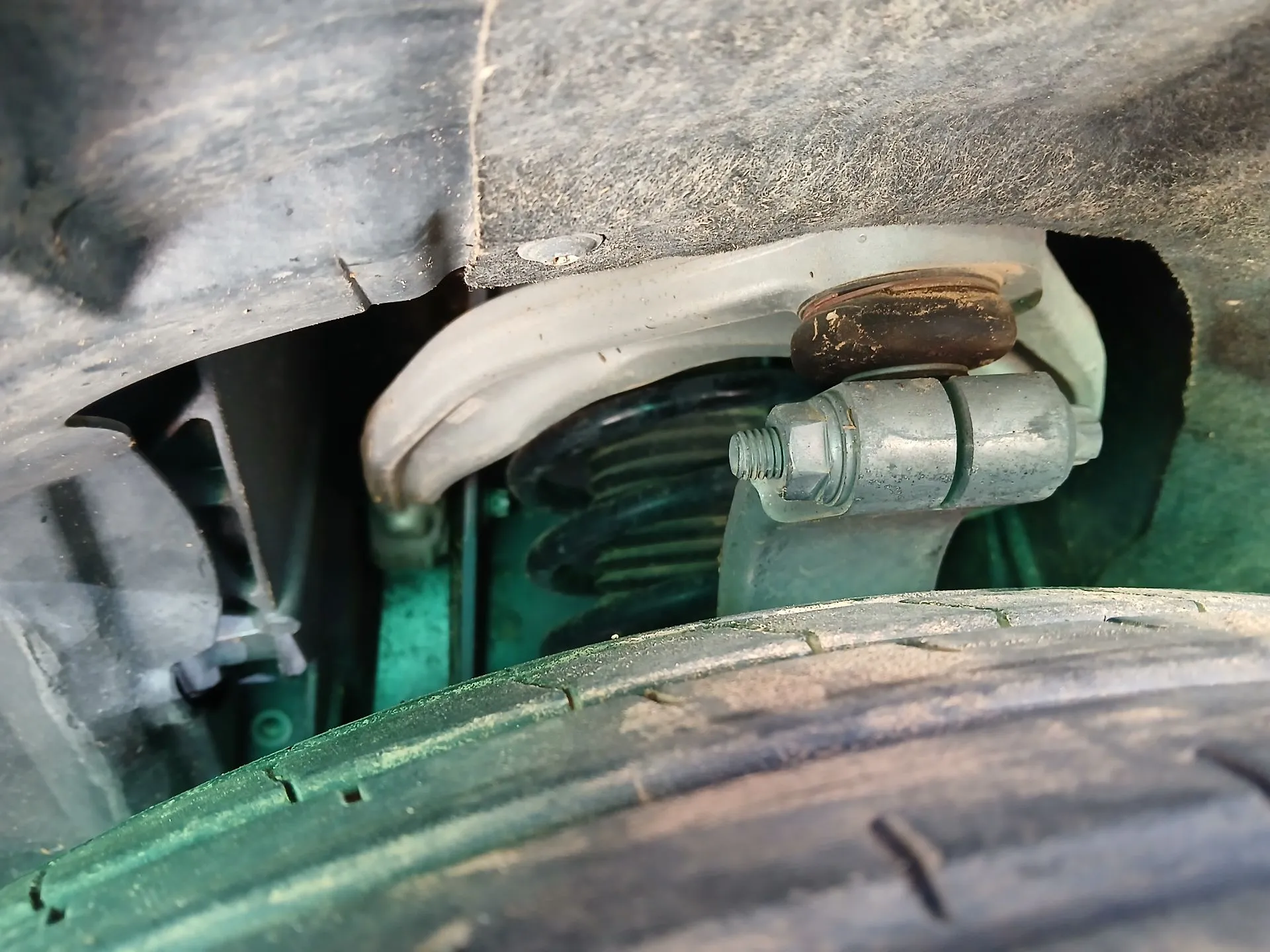 Braccio di sospensione anteriore sinistro ALFA ROMEO Stelvio (949_)