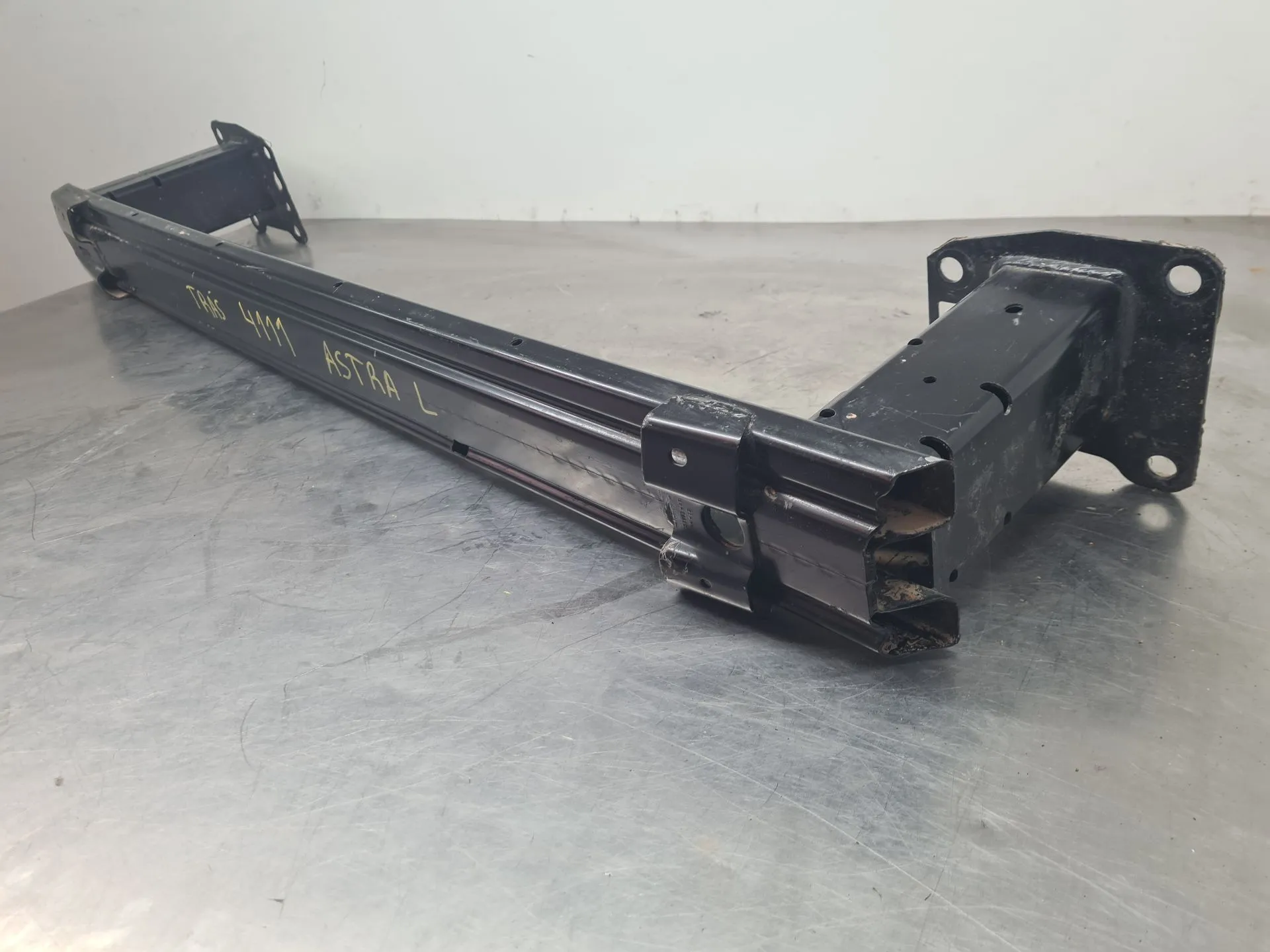 Rear bumper reinforcement OPEL Astra L Imagem-2