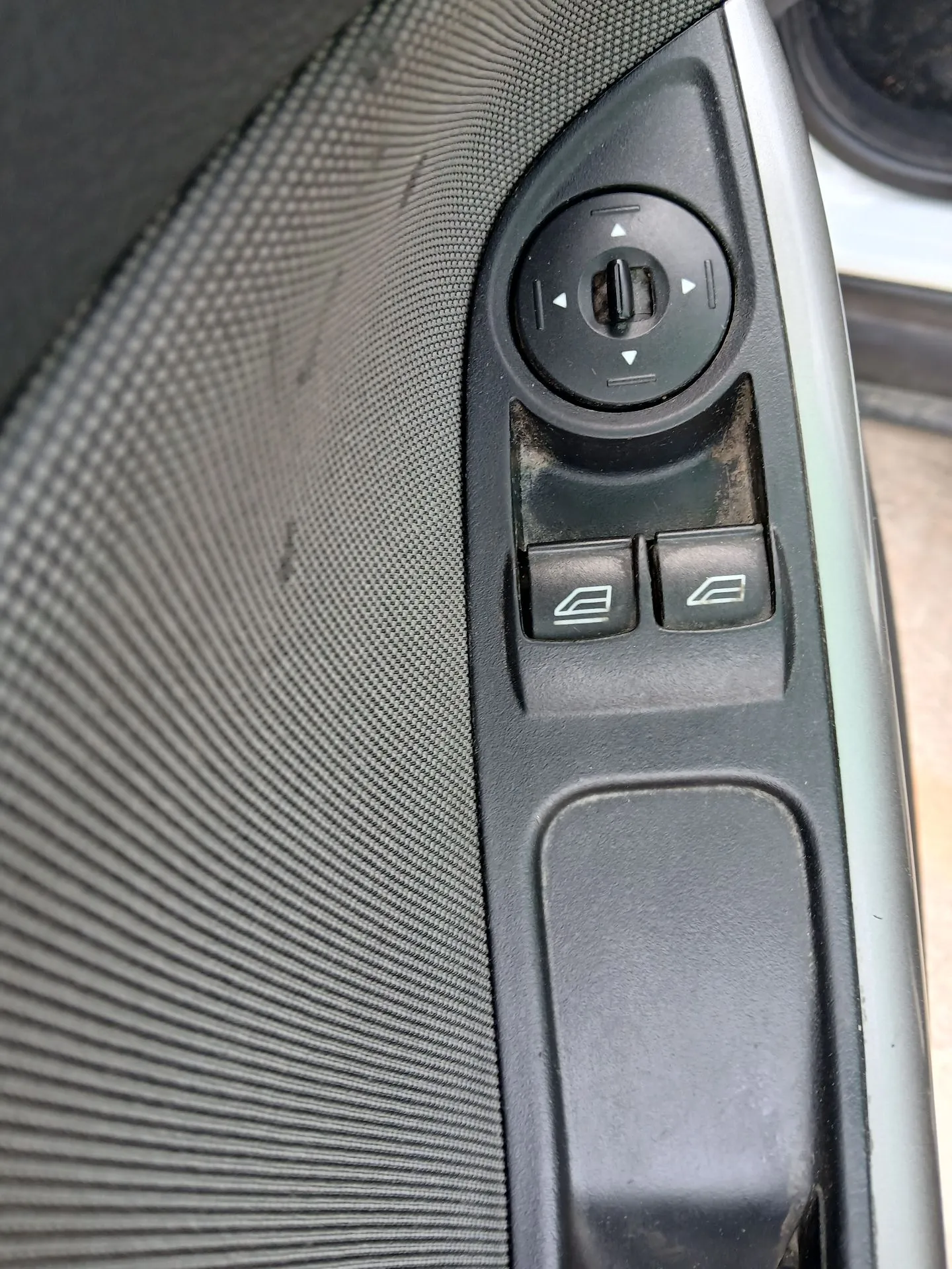 Commande / interrupteur lève-vitre Avant gauche FORD Focus III