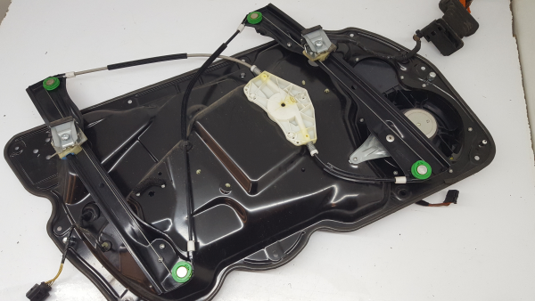 Elevalunas delantero derecho VOLKSWAGEN Passat (362)