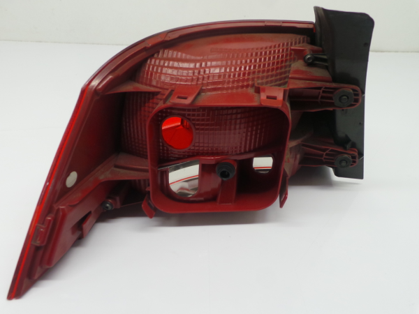 Feu arrière Droite VOLKSWAGEN Passat (362) Imagem-2