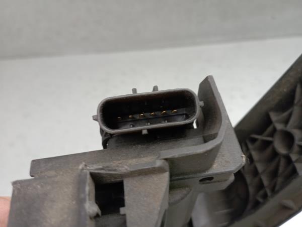 Pedal acelerador VOLKSWAGEN Passat (362) Imagem-2