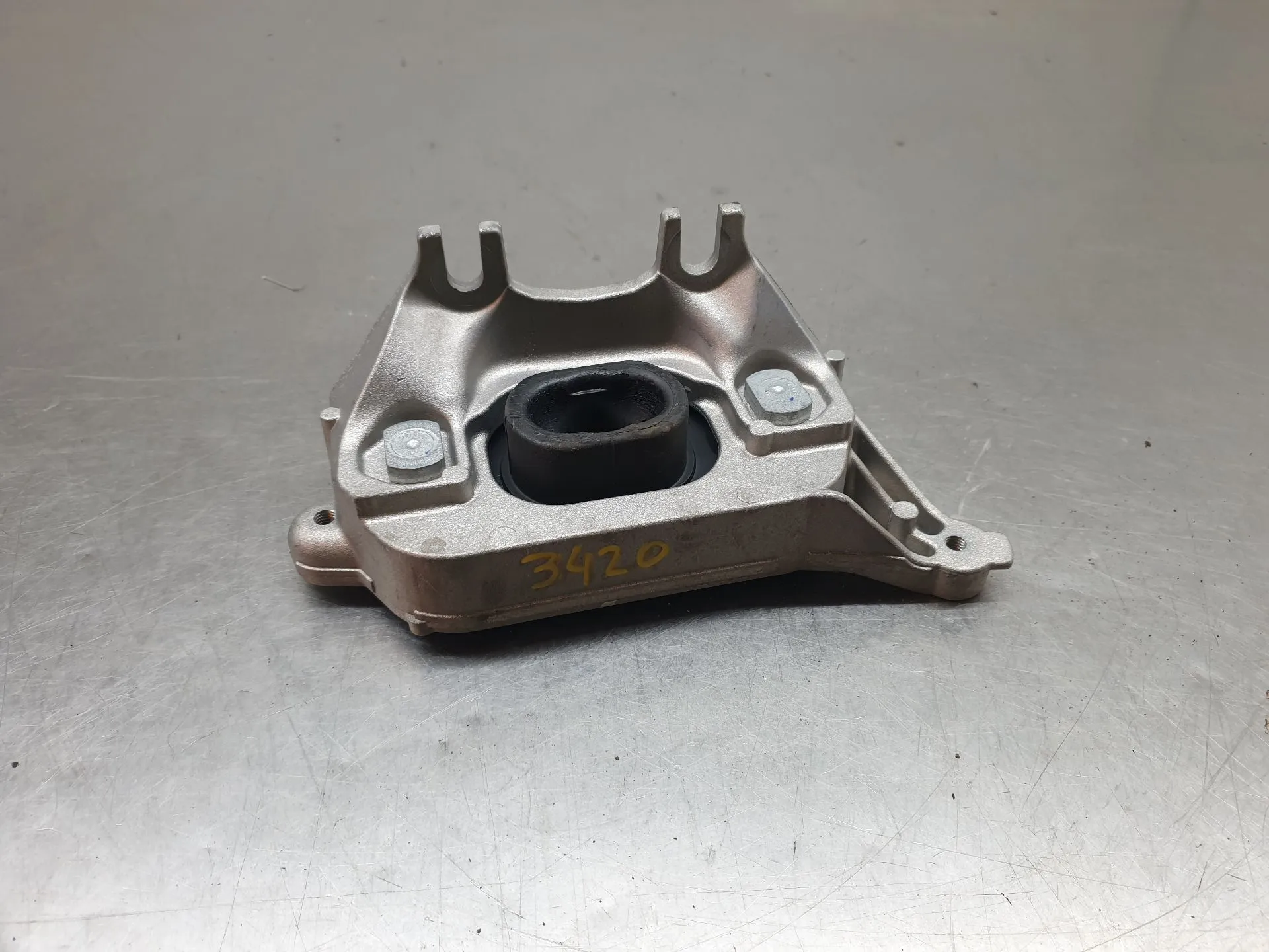 Engine Mount RENAULT Captur II