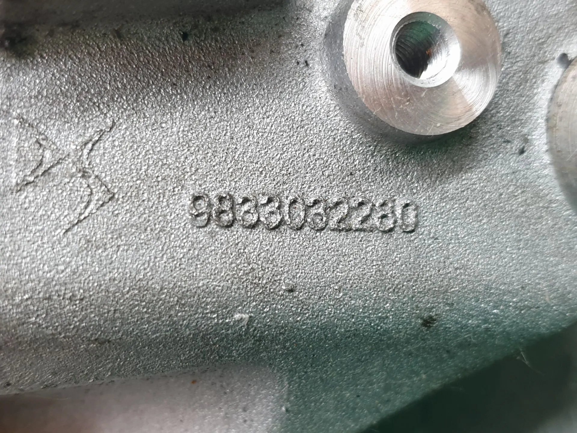 Alternator bracket PEUGEOT 3008 II (M_) Imagem-5