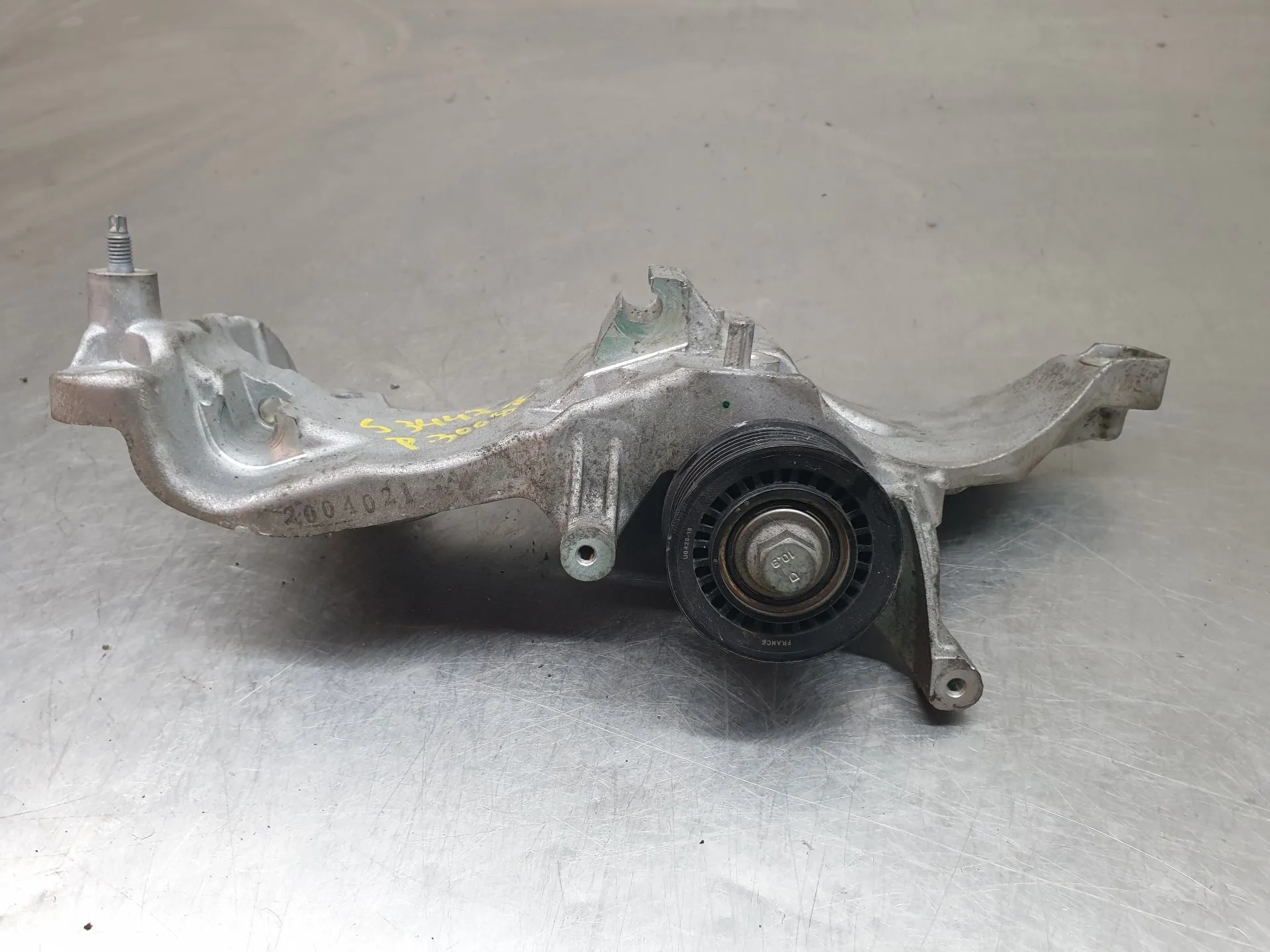 Alternator bracket PEUGEOT 3008 II (M_) Imagem-4